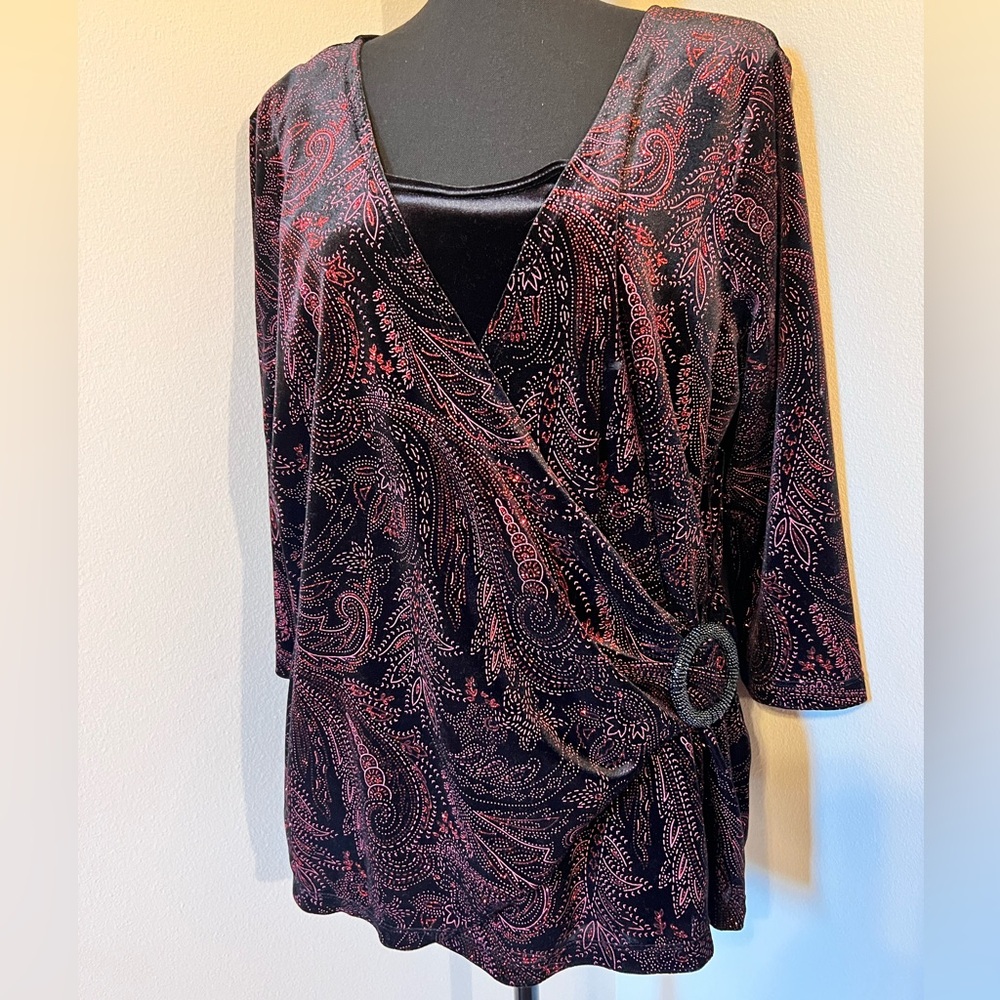 Notations Woman Luxury Metallic Velvet Top